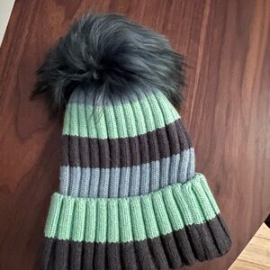 Beautiful cashmere green winter hat removable pompom